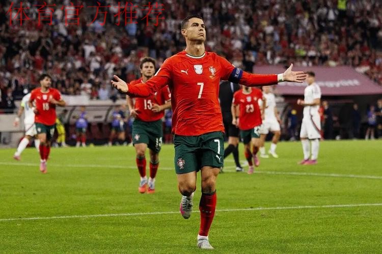 沙特媒体：C罗展现新庆祝方式，庆祝动作库继续丰富