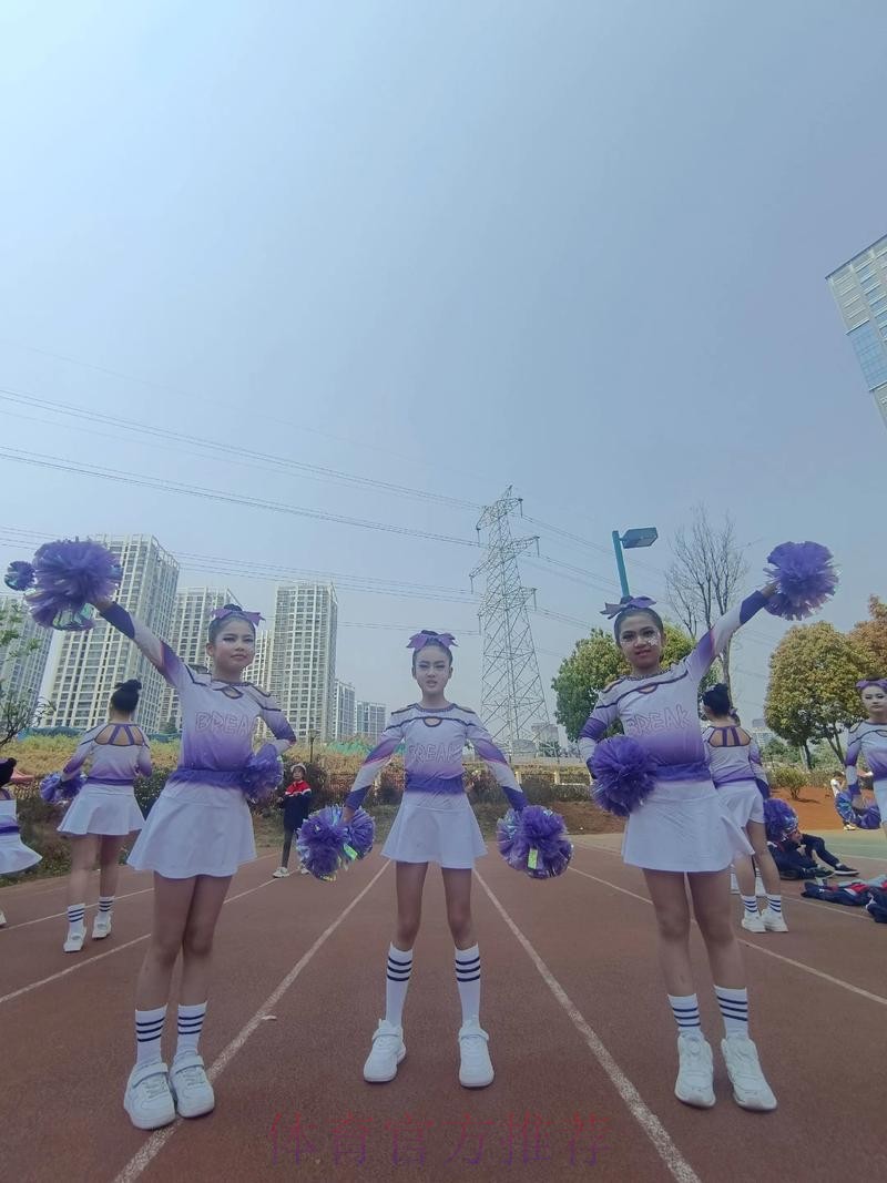 广州男篮啦啦队社媒分享舞蹈:下班也要做可可爱爱的小女孩~ 广州男篮啦啦队社媒分享舞蹈:下班也要做可可爱爱的小女孩~