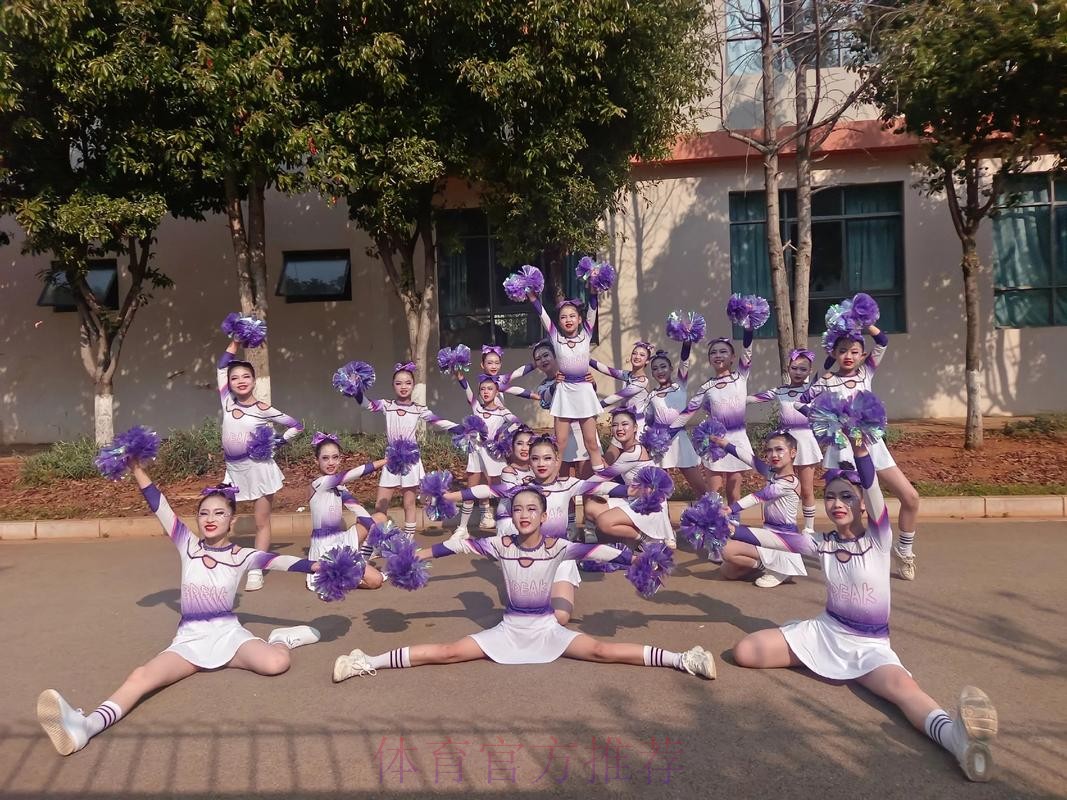 广州男篮啦啦队社媒分享舞蹈:下班也要做可可爱爱的小女孩~ 广州男篮啦啦队社媒分享舞蹈:下班也要做可可爱爱的小女孩~