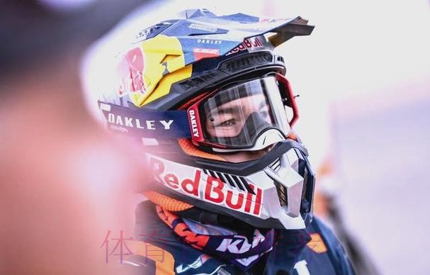 摔车也无妨 沙雷纳获得第三赛段冠军 摔车也无妨 沙雷纳获得第三赛段冠军